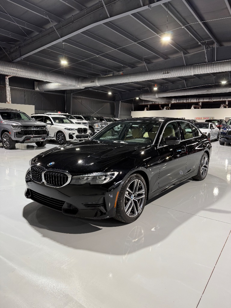 2020 BMW 3 Series 330i's photo