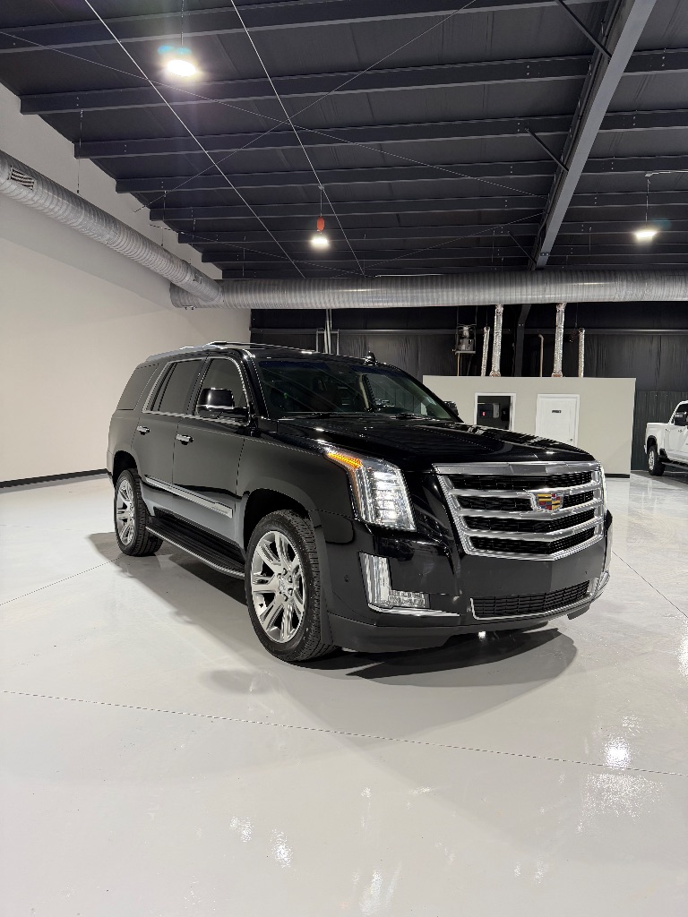 2018 Cadillac Escalade Luxury's photo