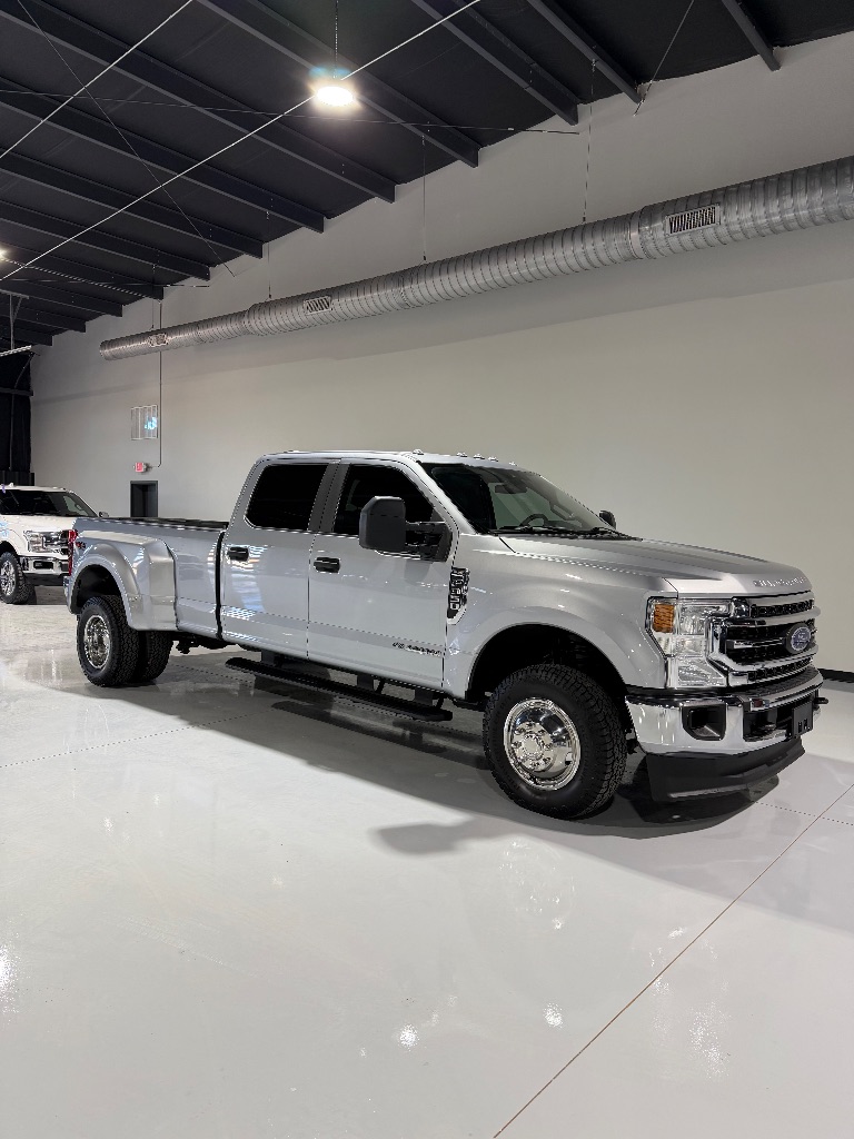 2021 Ford F-350 Super Duty XL's photo