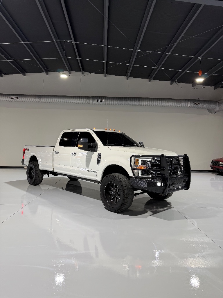 2022 Ford F-350 Super Duty Lariat's photo