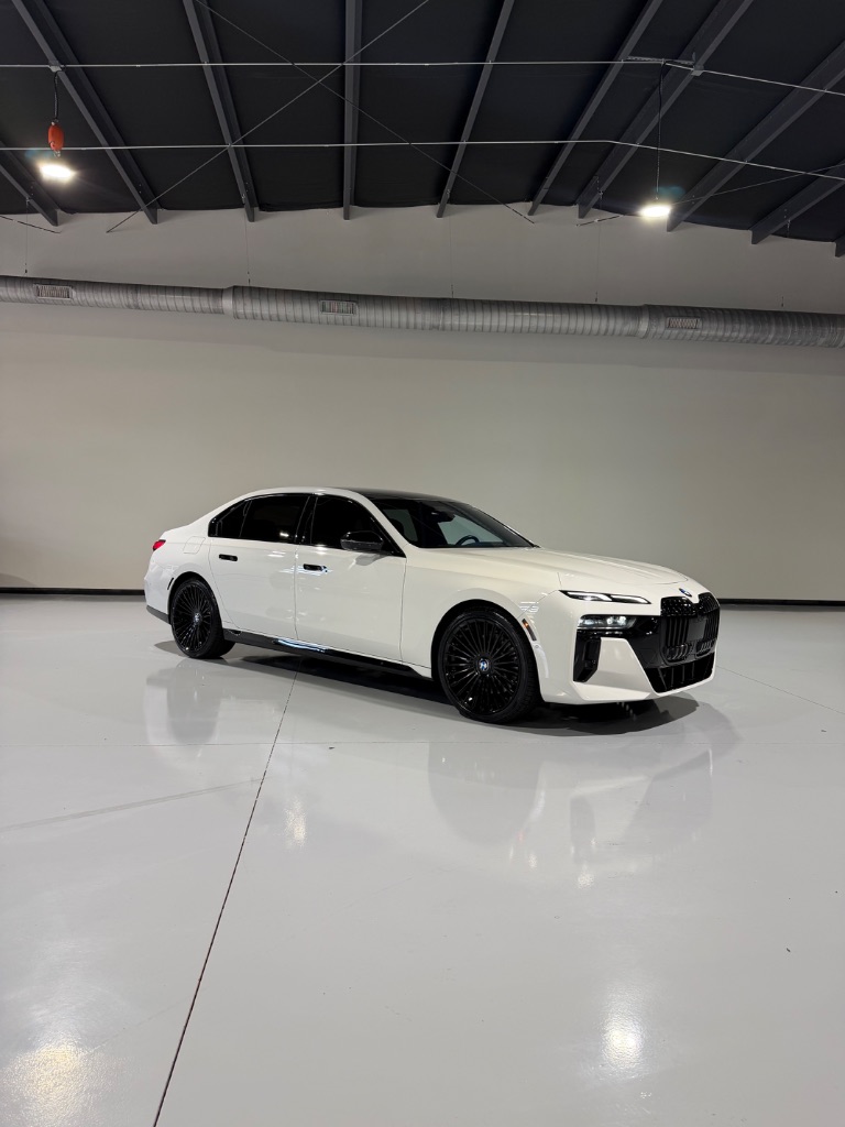 2023 BMW 7 Series 760i xDrive's photo