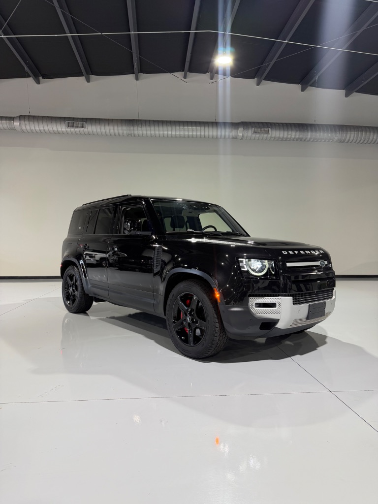 2020 Land Rover Defender SE's photo